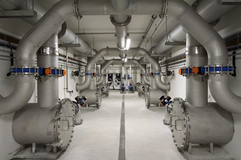 Das Innenleben der Abwasserreinigungsanlage. Hier die Leitungen der vierten Reinigungsstufe.